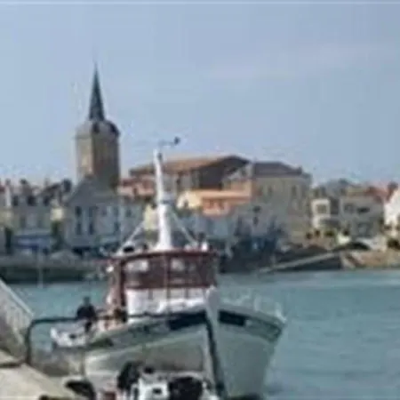 House Le Chateau D'olonne-beaux Volumes 1